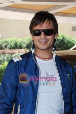 Vivek Oberoi at Prince film photo shoot in Sun N Sand on 17th March 2010 (9).JPG